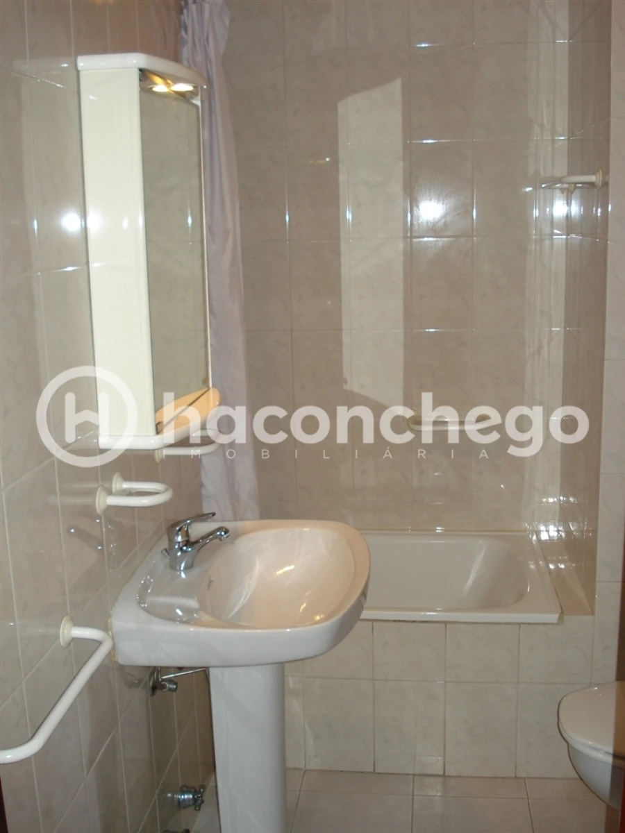 Apartamento T1 para Arrendamento em Arcozelo Foto 10