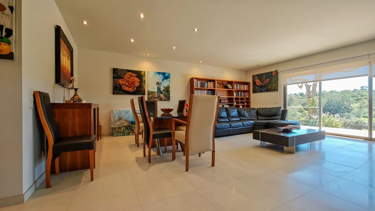 Moradia T5 para Venda em Albufeira e Olhos de Água Foto 11