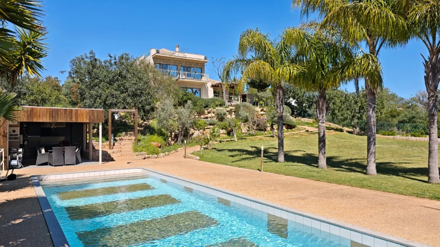 Moradia T5 para Venda em Albufeira e Olhos de Água Foto 3