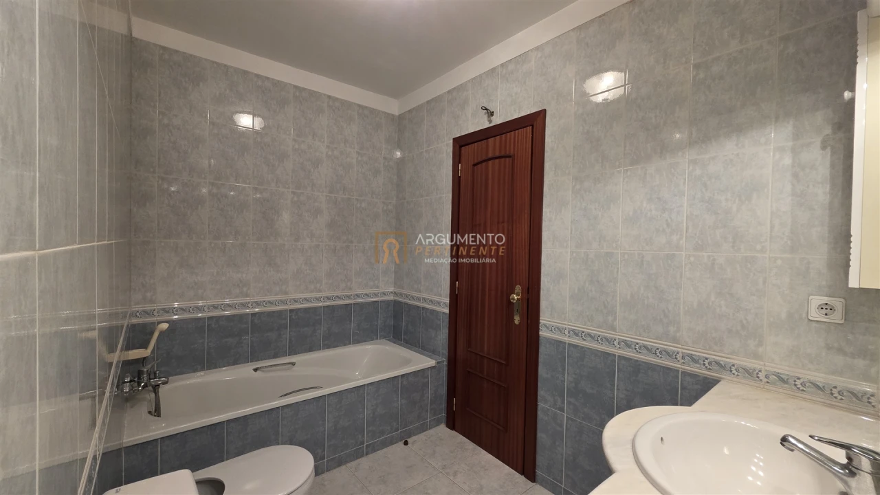 Apartamento T2 para Venda em Pedrouços Foto 10