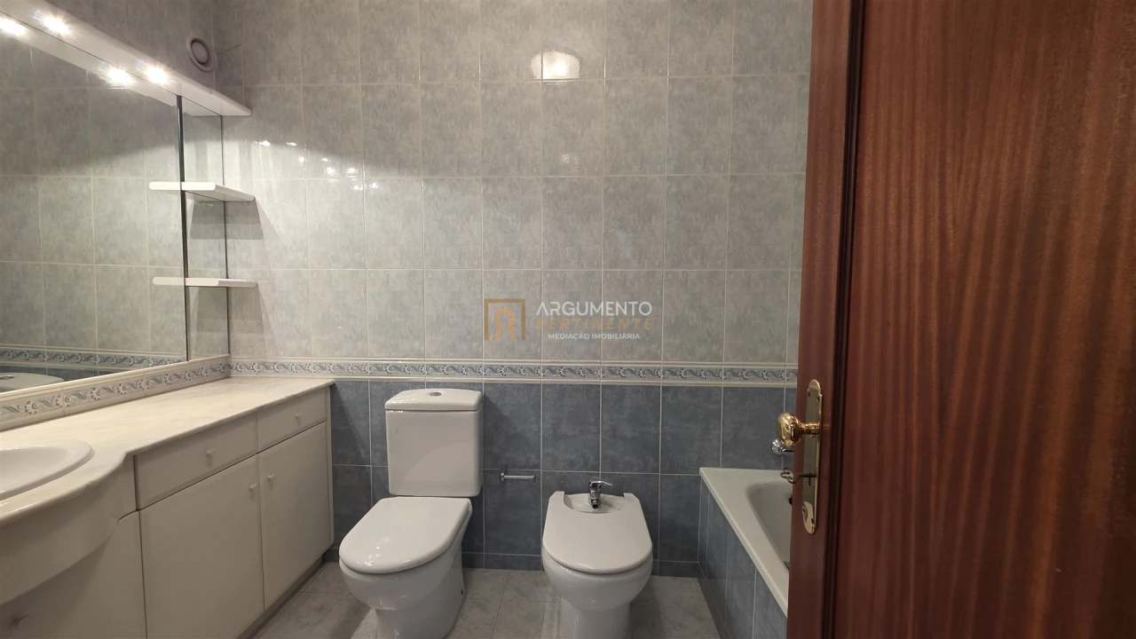 Apartamento T2 para Venda em Pedrouços Foto 8