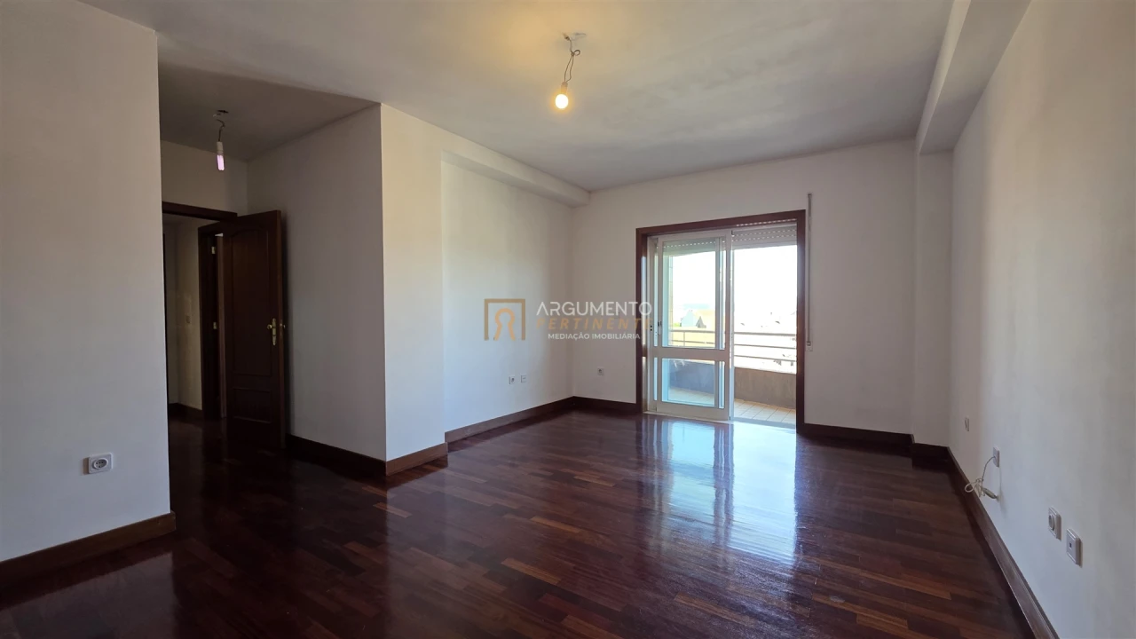 Apartamento T2 para Venda em Pedrouços Foto 40