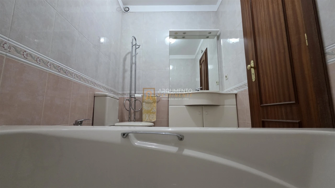 Apartamento T2 para Venda em Pedrouços Foto 29