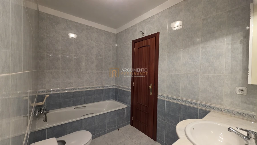Apartamento T2 para Venda em Pedrouços Foto 10