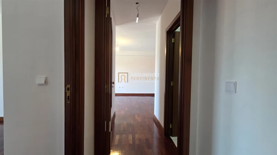 Apartamento T2 para Venda em Pedrouços Foto 18