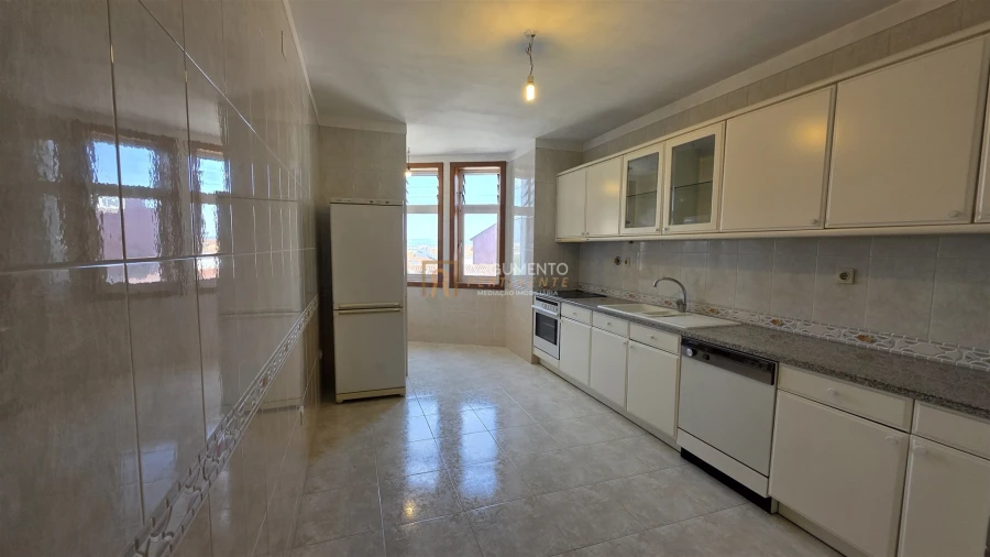 Apartamento T2 para Venda em Pedrouços Foto 3