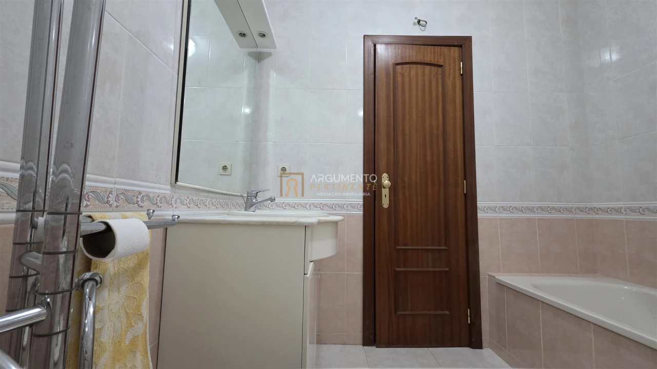 Apartamento T2 para Venda em Pedrouços Foto 28