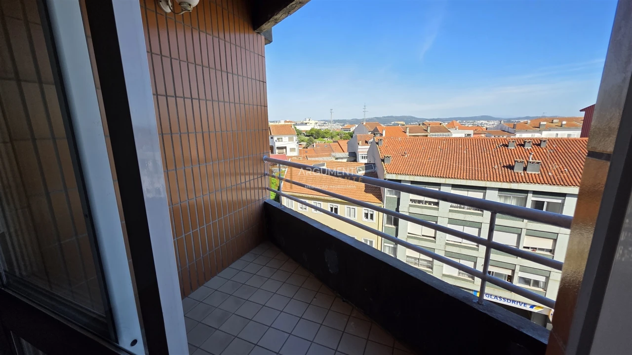 Apartamento T2 para Venda em Pedrouços Foto 2