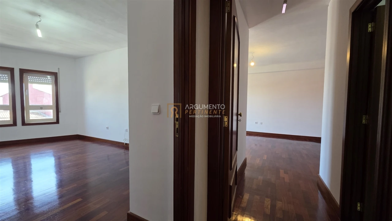 Apartamento T2 para Venda em Pedrouços Foto 34