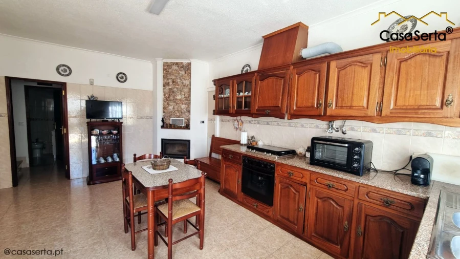 Moradia T4 para Venda em Fundada Foto 6