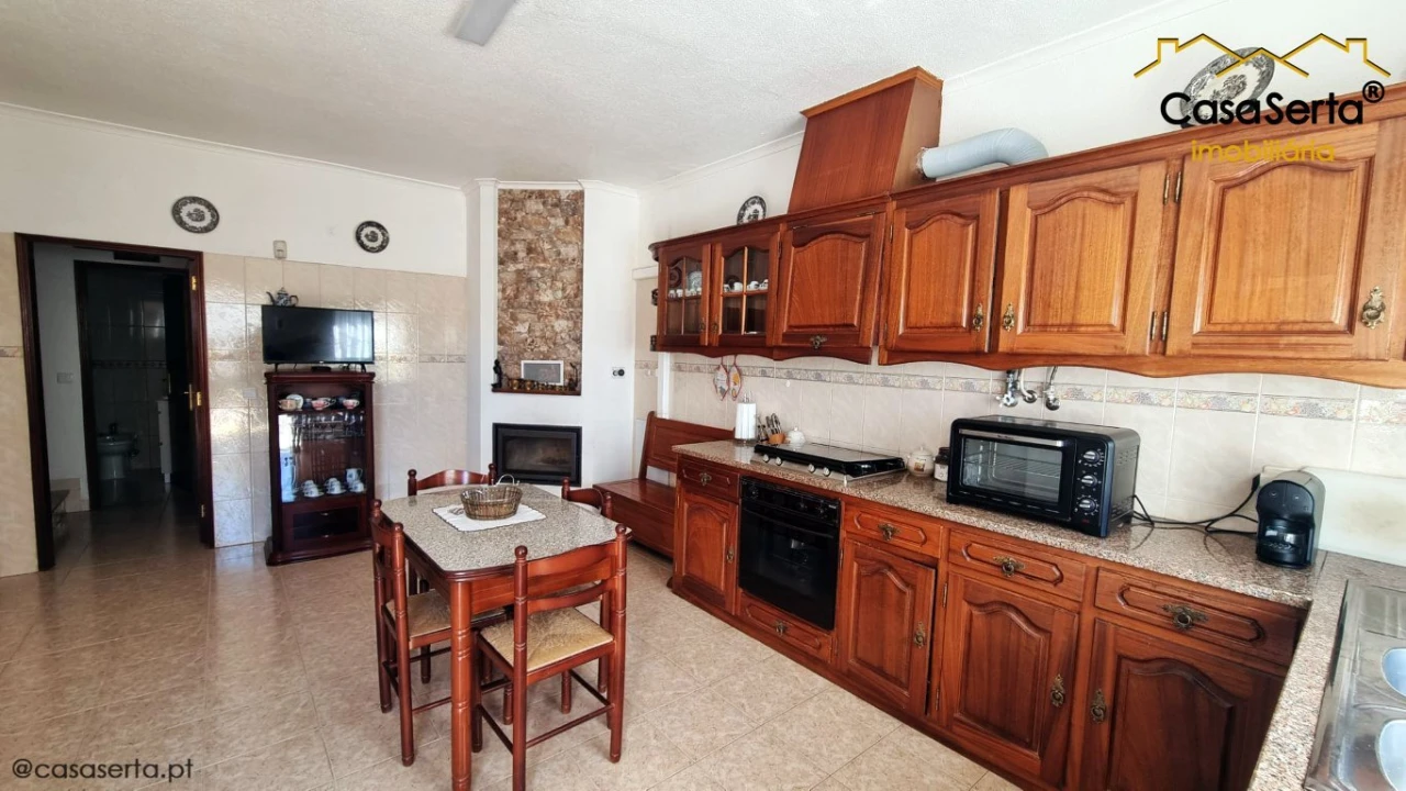 Moradia T4 para Venda em Fundada Foto 6