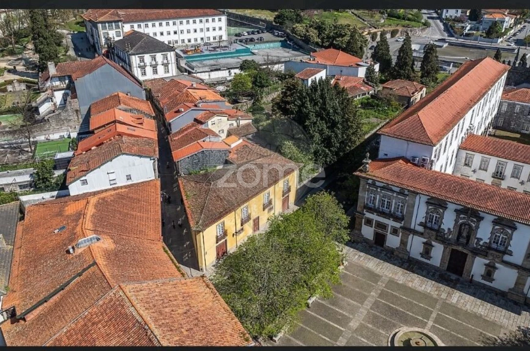 Moradia T7 para Venda em Oliveira, São Paio e São Sebastião Foto 30