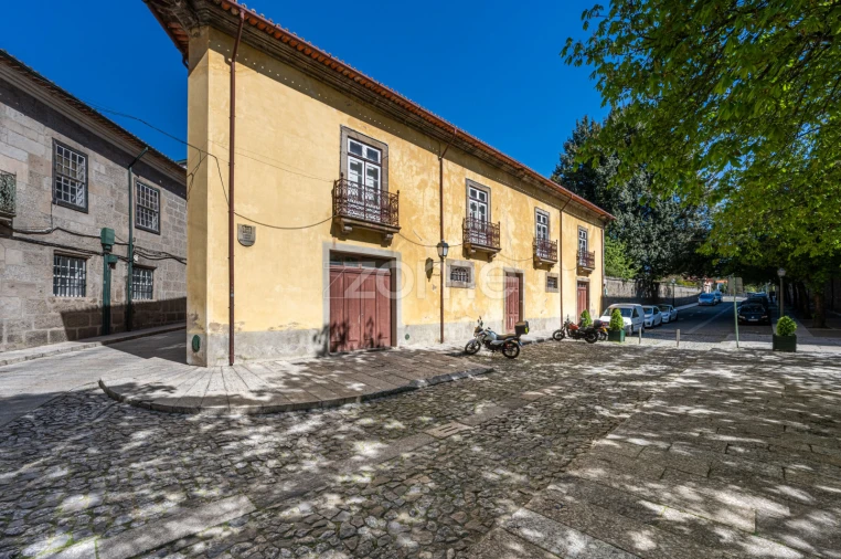 Moradia T6 para Venda em Oliveira, São Paio e São Sebastião Foto 14