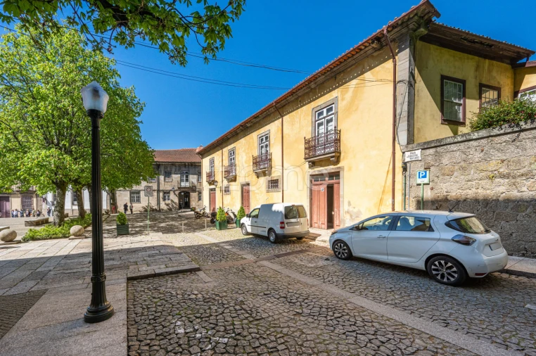 Moradia T6 para Venda em Oliveira, São Paio e São Sebastião