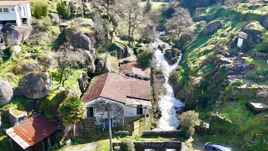 Quinta T2 para Venda em Arnoso (Santa Maria e Santa Eulália) e Sezures
