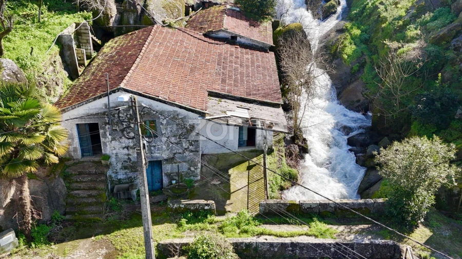Quinta T2 para Venda em Arnoso (Santa Maria e Santa Eulália) e Sezures