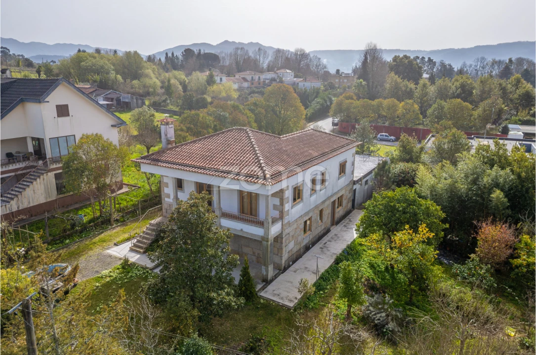 Moradia T4 para Venda em Lanheses Foto 4