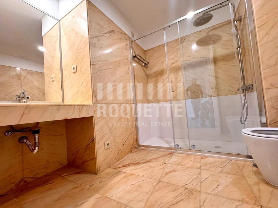 Apartamento T5 para Arrendamento em Aldoar, Foz do Douro e Nevogilde Foto 15