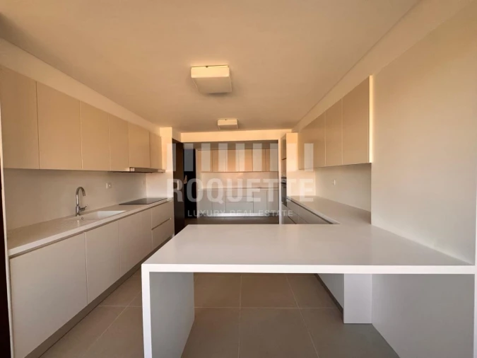 Apartamento T5 para Arrendamento em Aldoar, Foz do Douro e Nevogilde Foto 7
