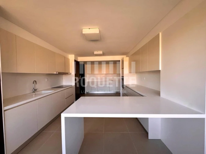 Apartamento T5 para Arrendamento em Aldoar, Foz do Douro e Nevogilde Foto 10