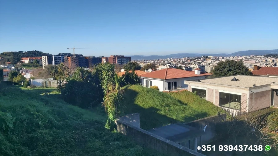 Terreno para Venda em Nogueira, Fraião e Lamaçães Foto 2
