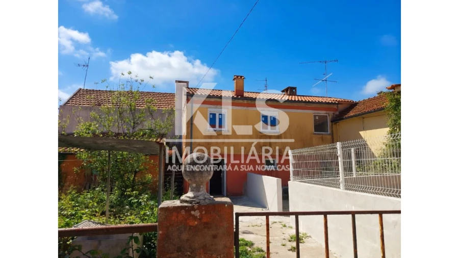 Moradia T2 para Venda em Vila Verde Foto 1