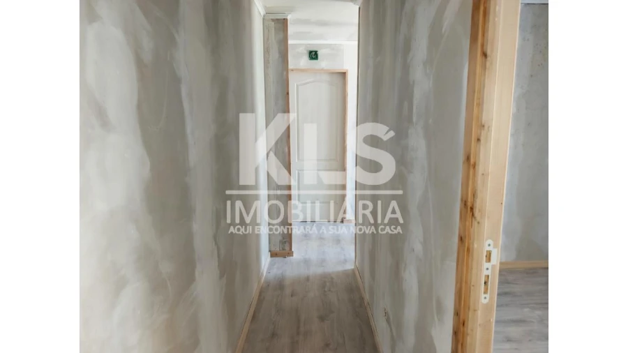 Moradia T2 para Venda em Vila Verde Foto 11