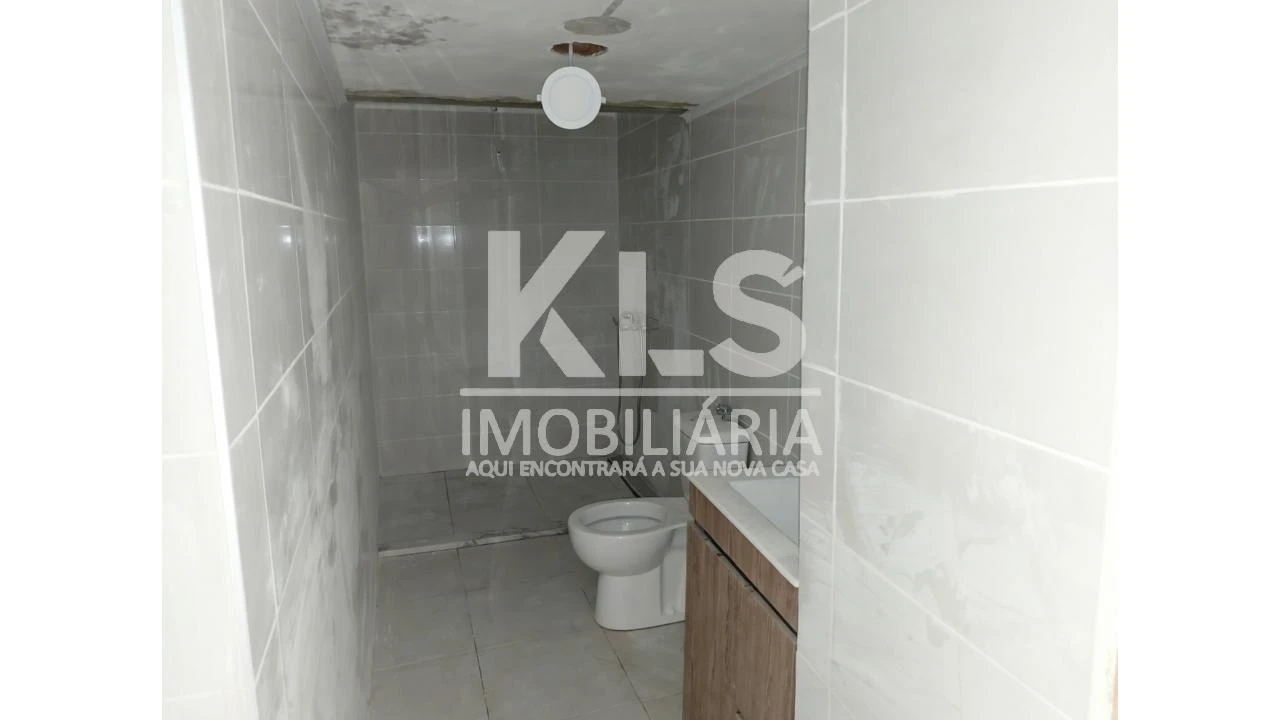 Moradia T2 para Venda em Vila Verde Foto 8