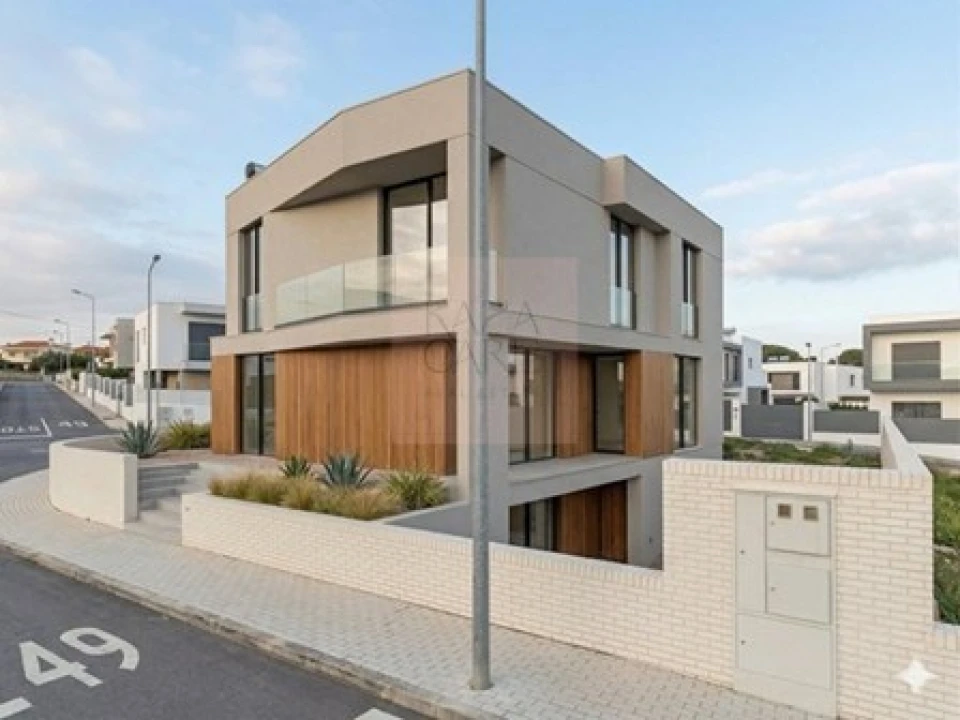 Moradia T4 para Venda em Alcabideche Foto 1