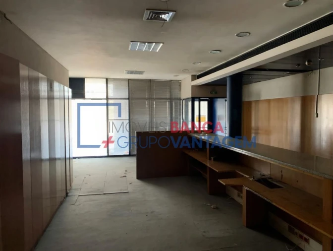 Loja para Venda em Santa Maria de Lamas Foto 2