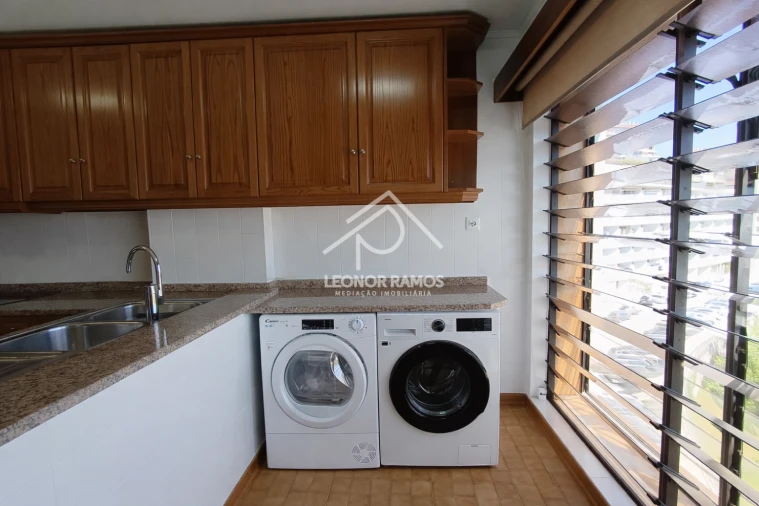 Apartamento T4 para Venda em Sé Nova, Santa Cruz, Almedina e São Bartolomeu Foto 11