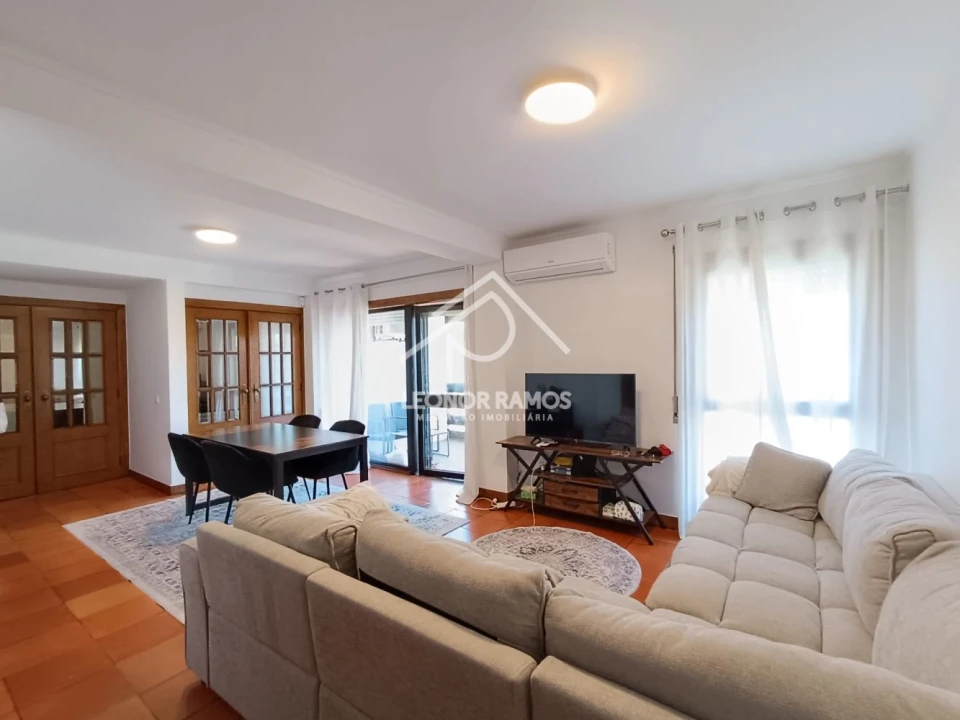 Apartamento T4 para Venda em Sé Nova, Santa Cruz, Almedina e São Bartolomeu Foto 1