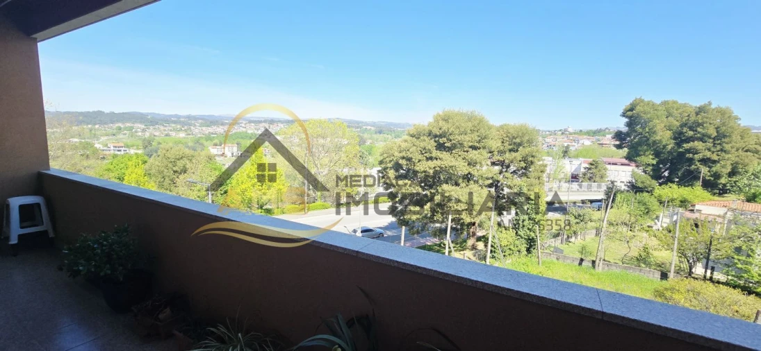 Apartamento T2 para Venda em Fafe Foto 34