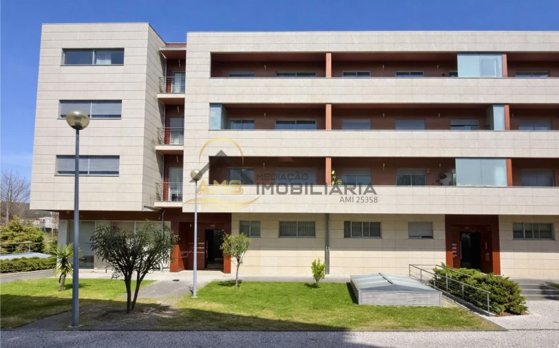 Apartamento T2 para Venda em Fafe Foto 5