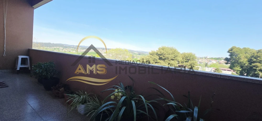 Apartamento T2 para Venda em Fafe Foto 33