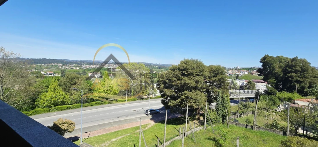 Apartamento T2 para Venda em Fafe Foto 35