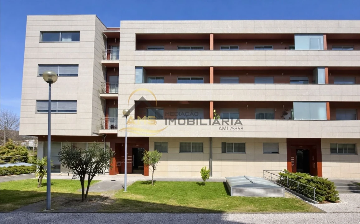 Apartamento T2 para Venda em Fafe Foto 5