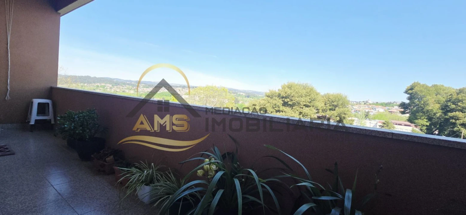 Apartamento T2 para Venda em Fafe Foto 33