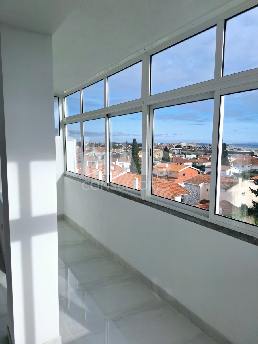 Apartamento T3 para Venda em Carcavelos e Parede Foto 10
