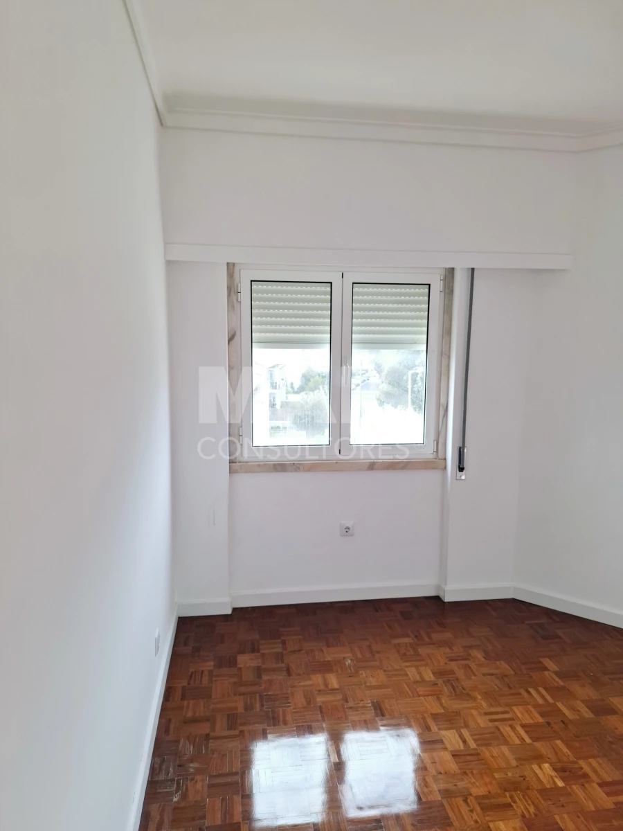 Apartamento T3 para Venda em Carcavelos e Parede Foto 8