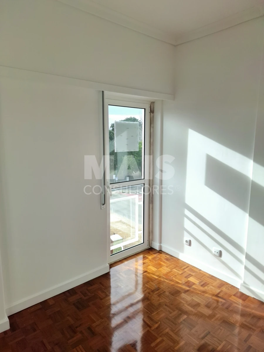 Apartamento T3 para Venda em Carcavelos e Parede Foto 7