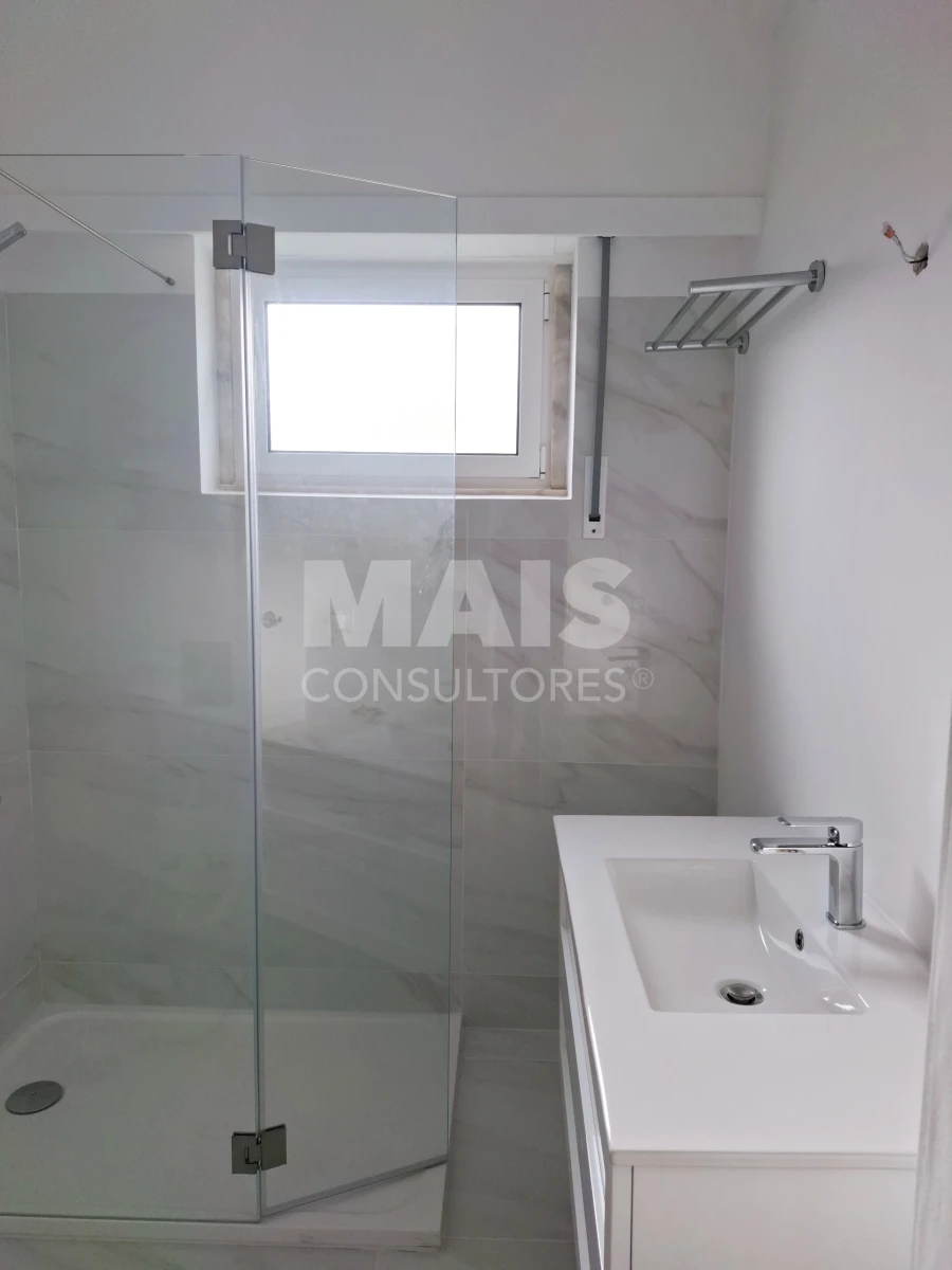 Apartamento T3 para Venda em Carcavelos e Parede Foto 5