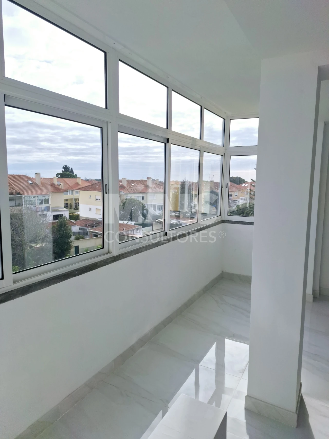 Apartamento T3 para Venda em Carcavelos e Parede Foto 9