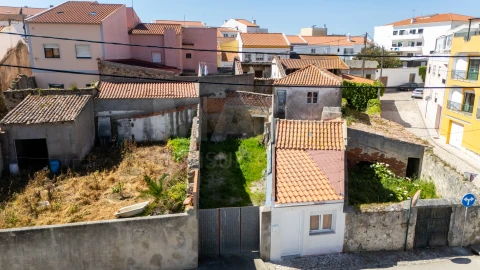 Moradia T3 para Venda em Atouguia da Baleia