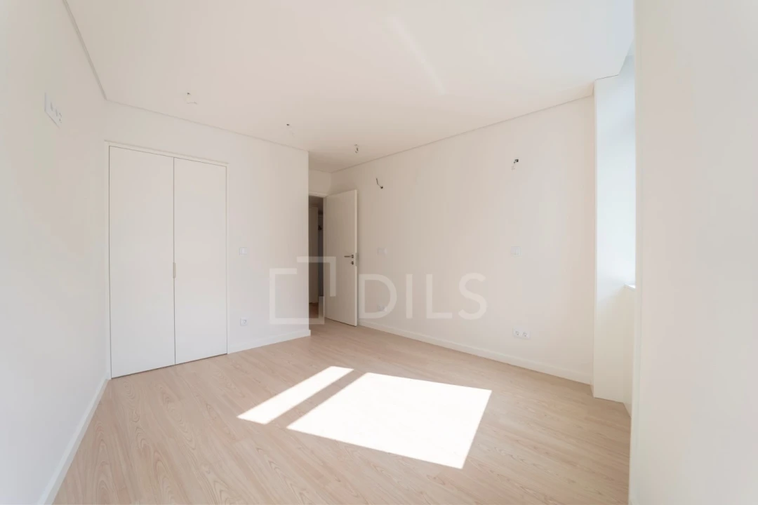 Apartamento T1 para Venda em Lordelo do Ouro e Massarelos Foto 1