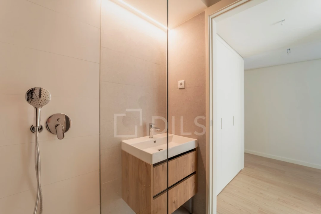 Apartamento T1 para Venda em Lordelo do Ouro e Massarelos Foto 11