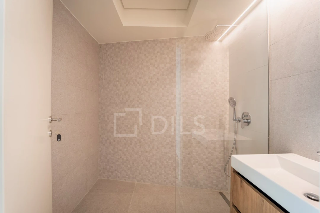 Apartamento T1 para Venda em Lordelo do Ouro e Massarelos Foto 12