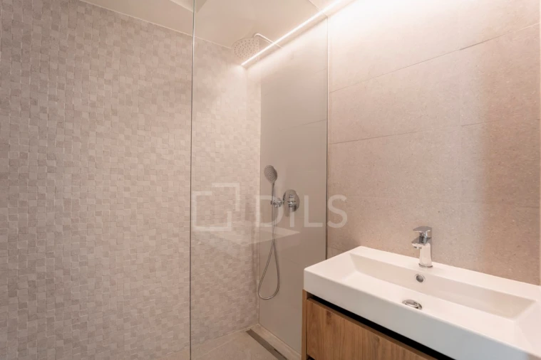 Apartamento T1 para Venda em Lordelo do Ouro e Massarelos Foto 7