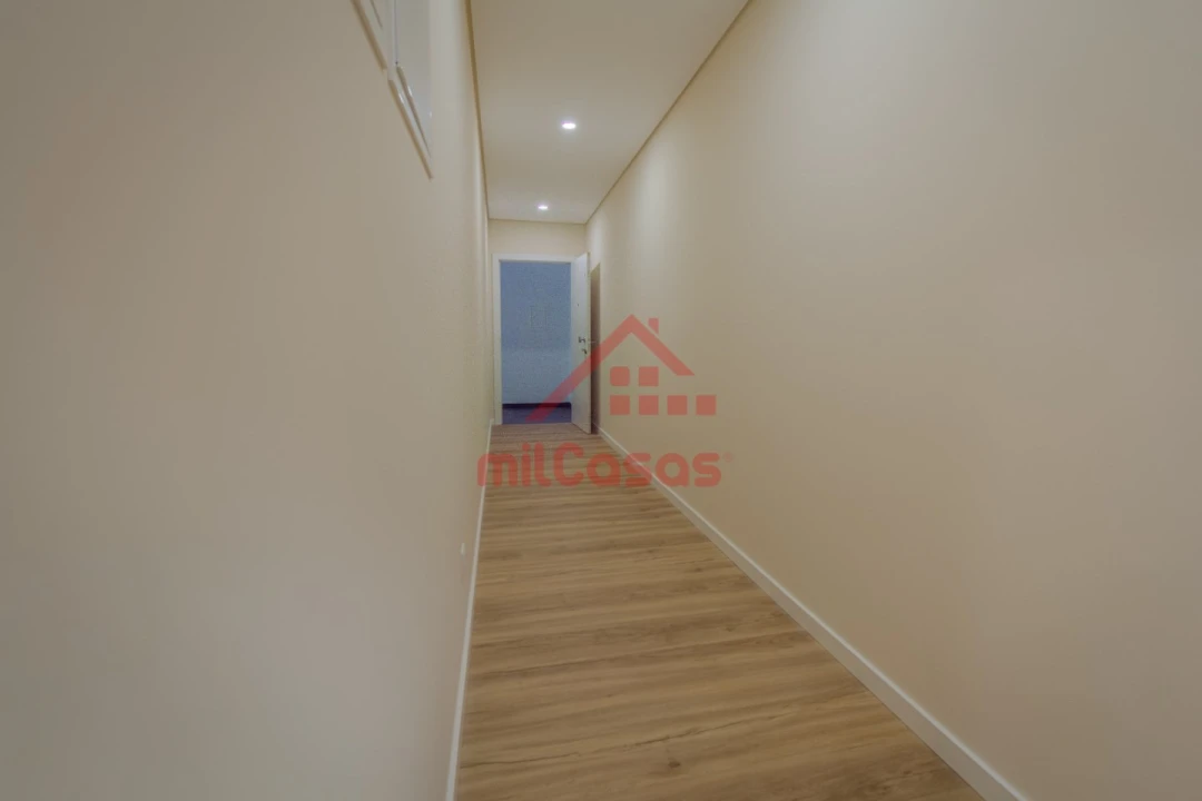 Apartamento T1 para Venda em Vilar Foto 6