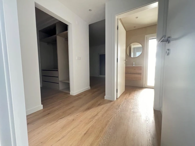 Moradia T3 para Venda em Corroios Foto 4